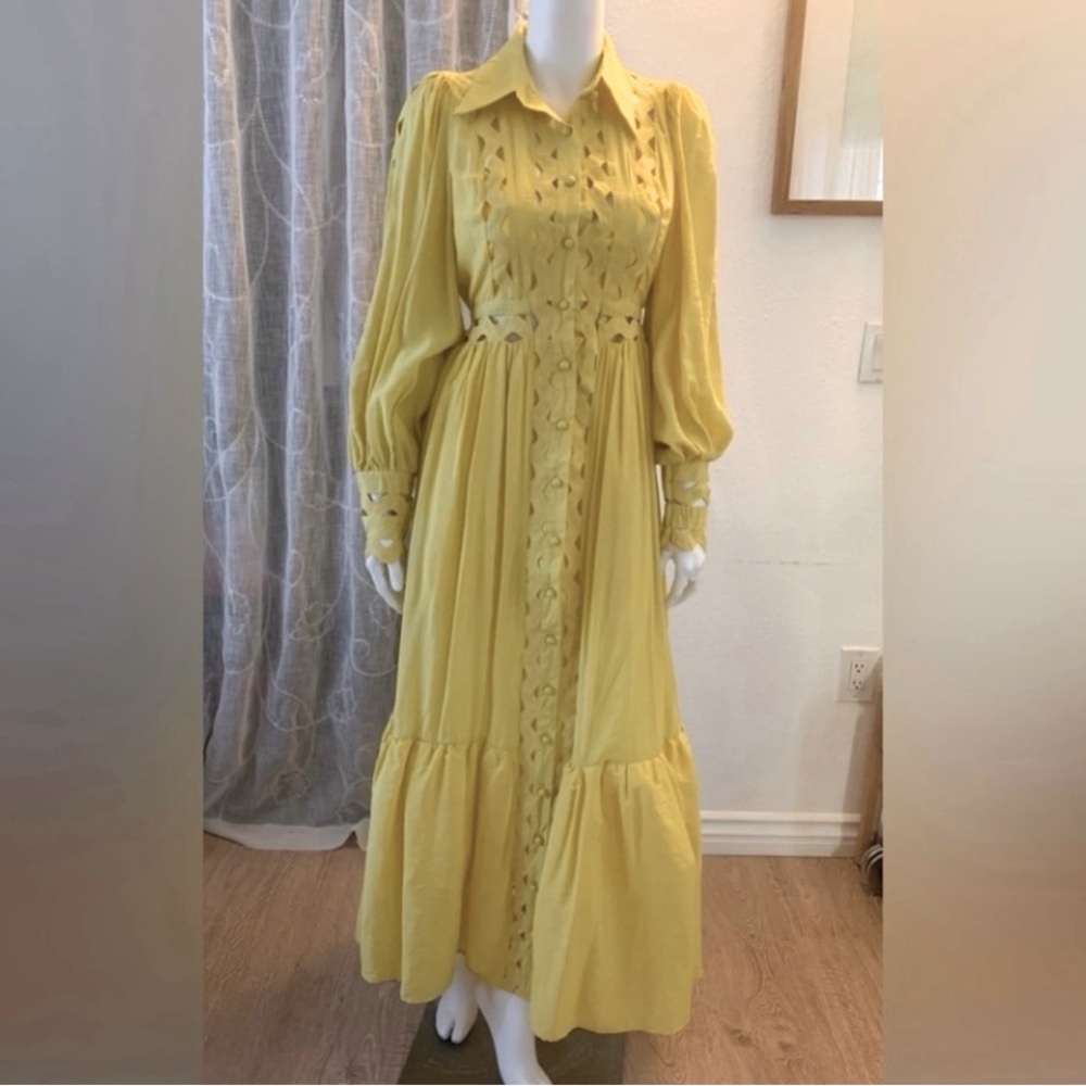 L'atiste maxi yellow dress NWT
L'ATISTE
Size: S